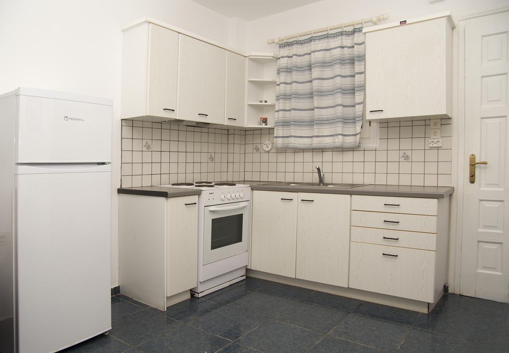 Erato Apartments Батси Номер фото