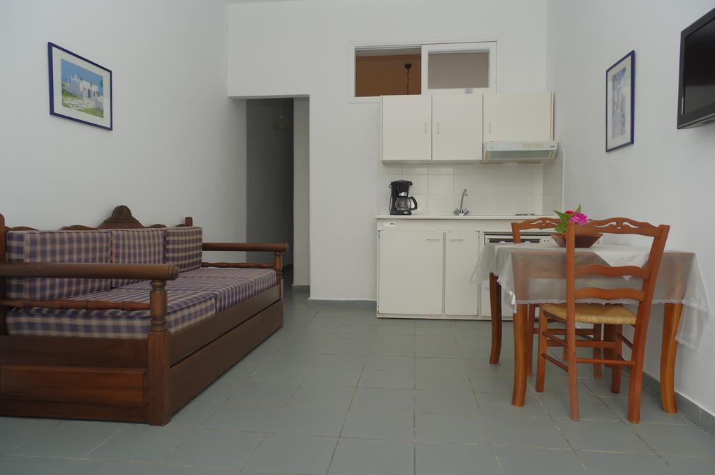Erato Apartments Батси Экстерьер фото