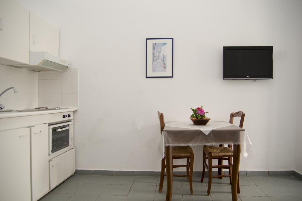 Erato Apartments Батси Экстерьер фото